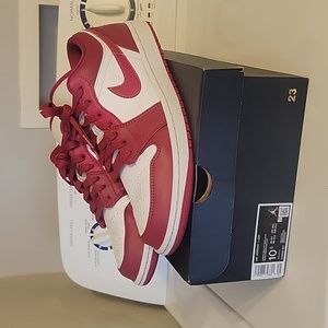 Air Jordan 1 low cardinal red light curry white size 10.5 used with box!